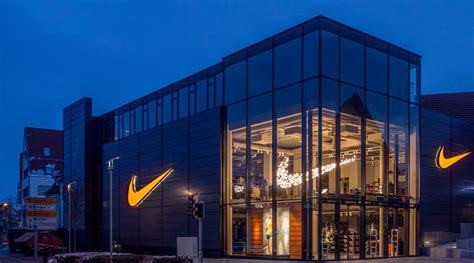 nike schuhe metzingen|Nike Factory Store Metzingen. METZINGEN, DEU..